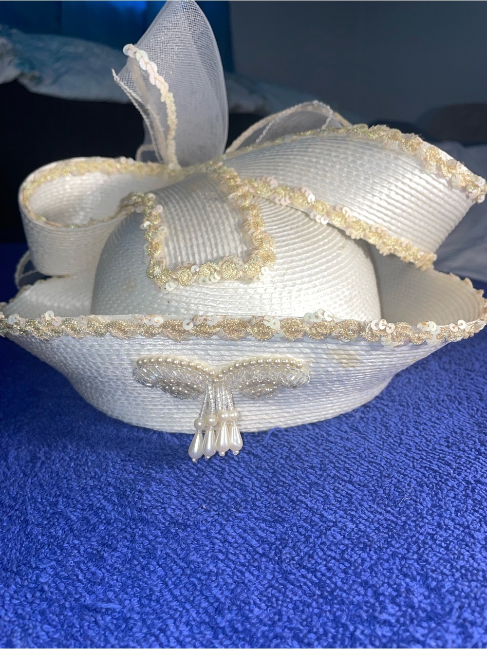 Elegant White Decorative Women's Hat with Pearl Accent